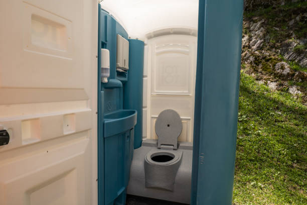Best Portable restroom trailer rental  in Ellettsville, IN